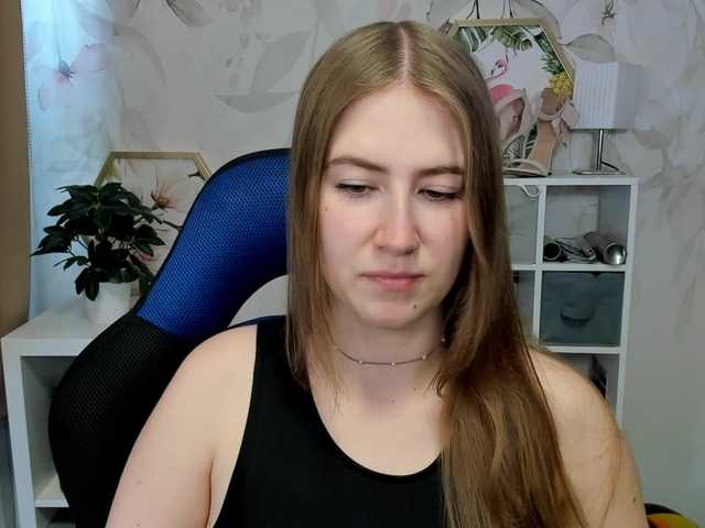 desireMegan online show from August 5, 7:17 am