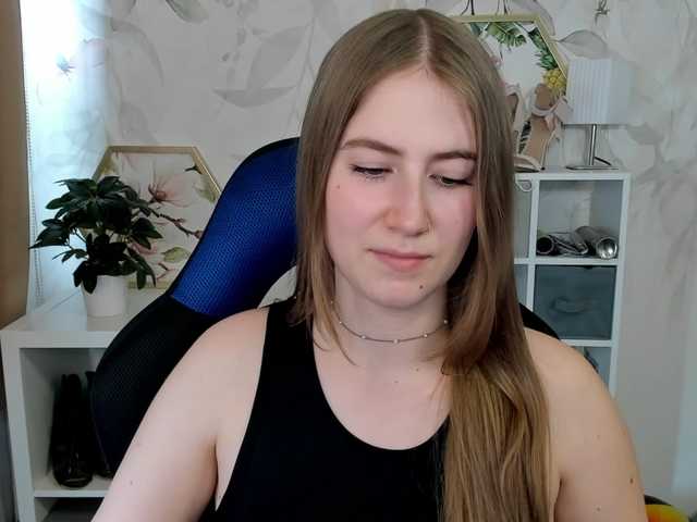 desireMegan online show from August 5, 10:46 am