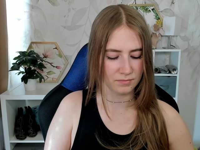desireMegan online show from August 5, 11:52 am
