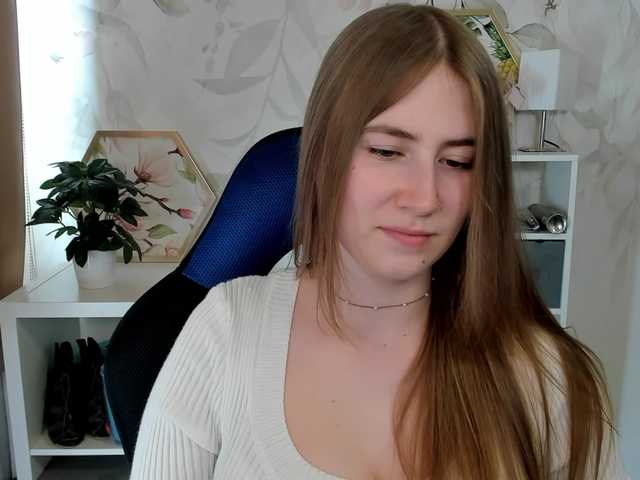 desireMegan online show from August 10, 12:28 pm