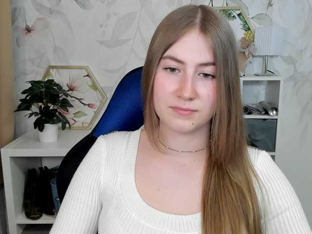 desireMegan online show from August 10, 6:31 pm
