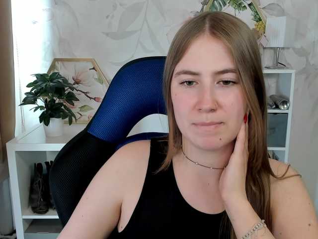 desireMegan online show from August 13, 2:09 pm
