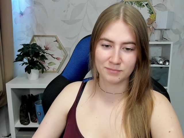 desireMegan online show from August 14, 6:39 am
