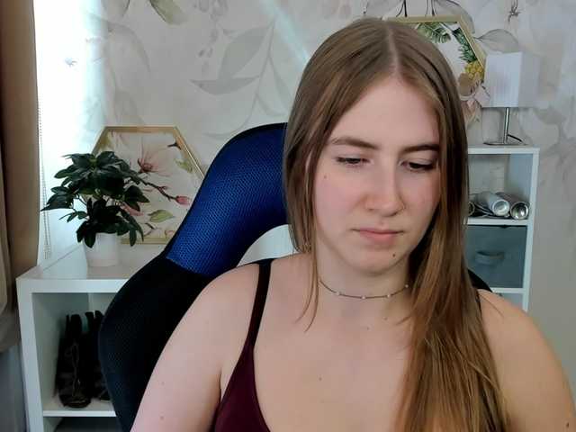 desireMegan online show from August 14, 12:09 pm