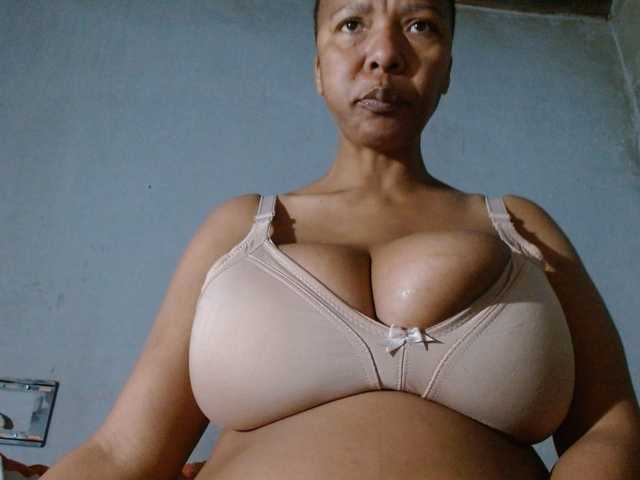 diamondboobs44dddx online show from August 7, 7:19 am