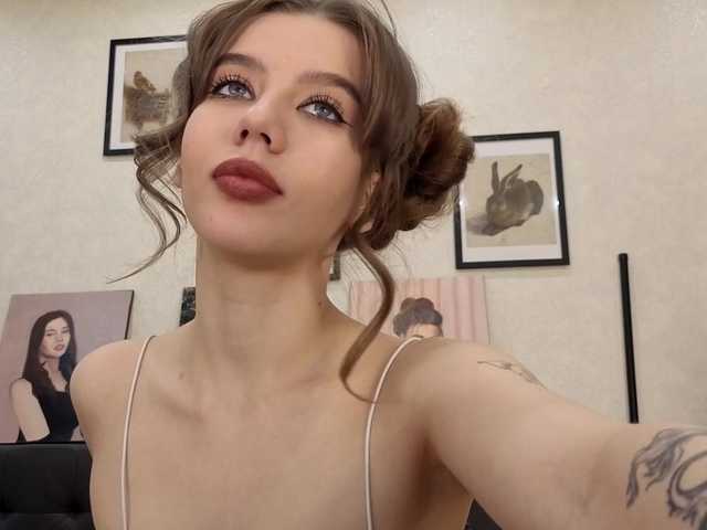 dolly-ll online show from August 13, 5:49 pm