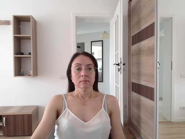 dulcesiomar8 online show from August 15, 7:01 am