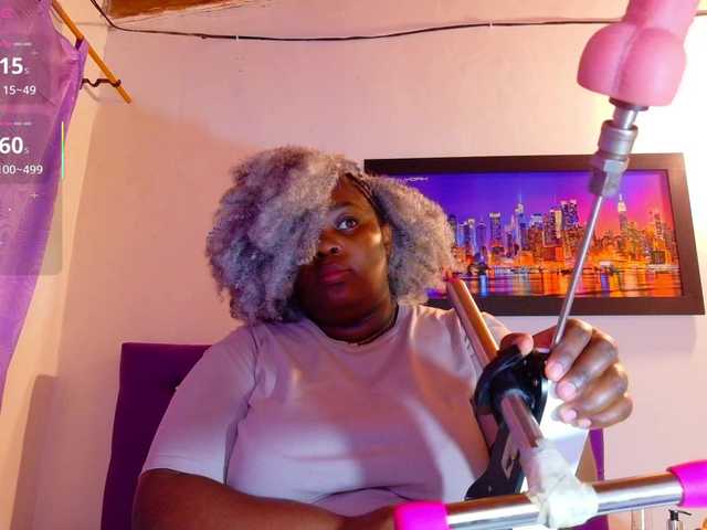 ebony-NeighborMoans online show from August 15, 3:21 am