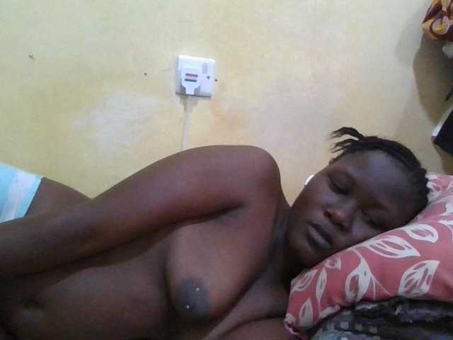 ebony-vannilah online show from August 12, 11:45 am
