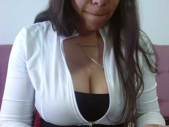 eimmyRossyx online show from August 11, 8:00 pm