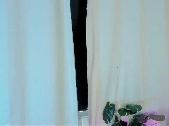 ela-cute online show from July 10, 9:42 pm