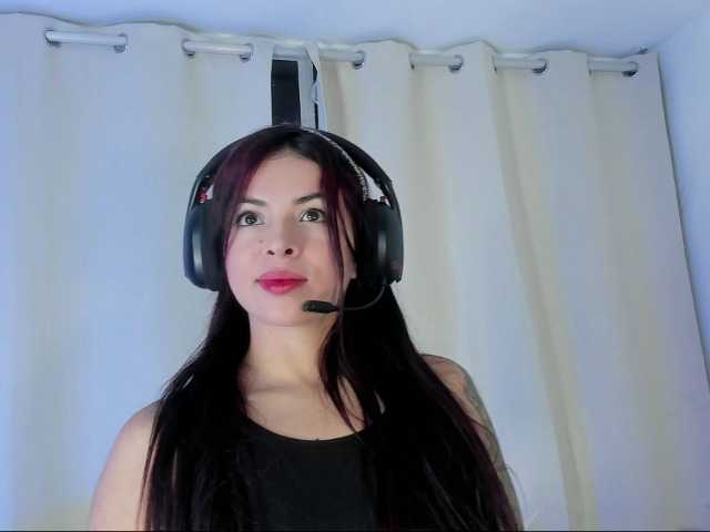 ela-cute online show from July 11, 7:20 pm