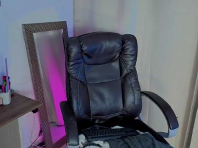 ela-cute online show from July 31, 2:29 am