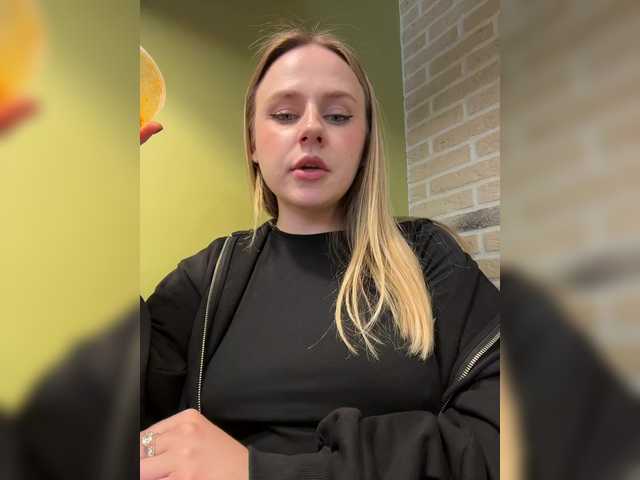 elegantbabe online show from August 5, 4:05 pm