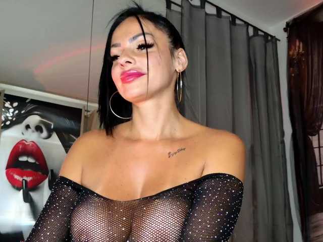 Ella-Hottie online show from August 5, 8:01 am