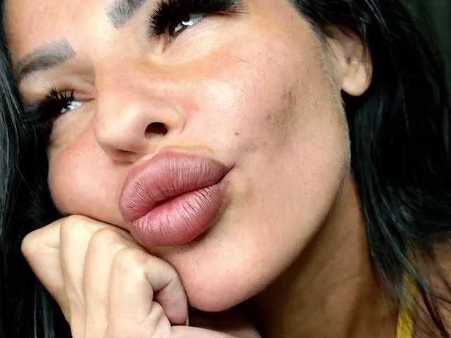 Ella-Hottie online show from August 6, 9:52 am