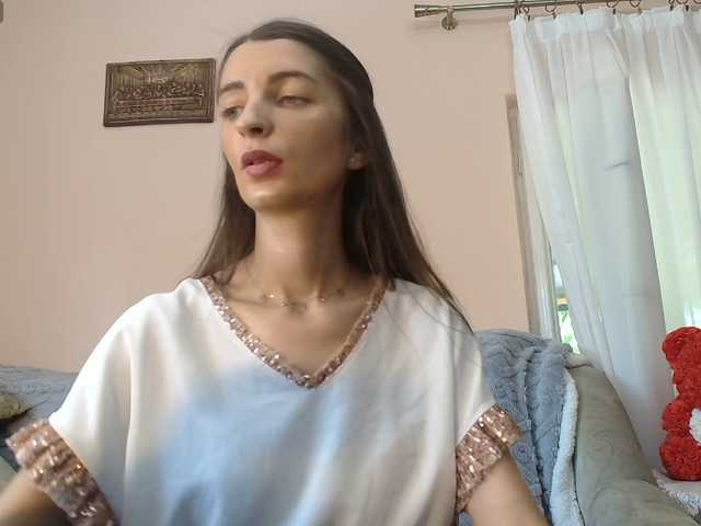 ella-myst online show from August 3, 11:50 am