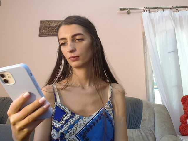 ella-myst online show from August 12, 11:45 am