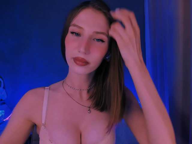 ellaamber online show from July 19, 7:43 am