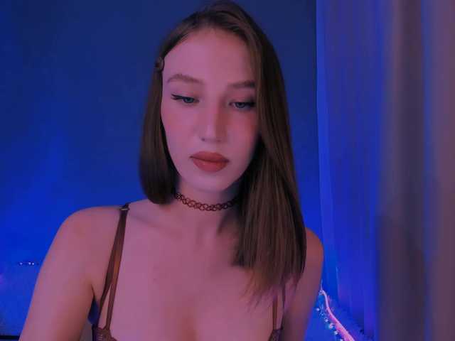 ellaamber online show from August 1, 5:19 pm