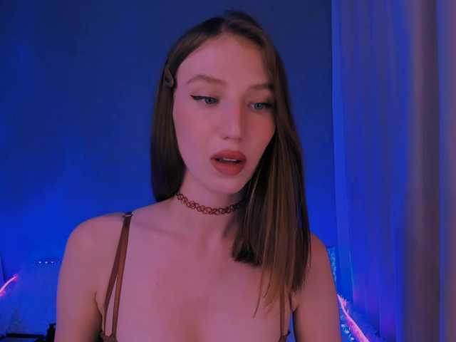 ellaamber online show from August 1, 8:48 pm