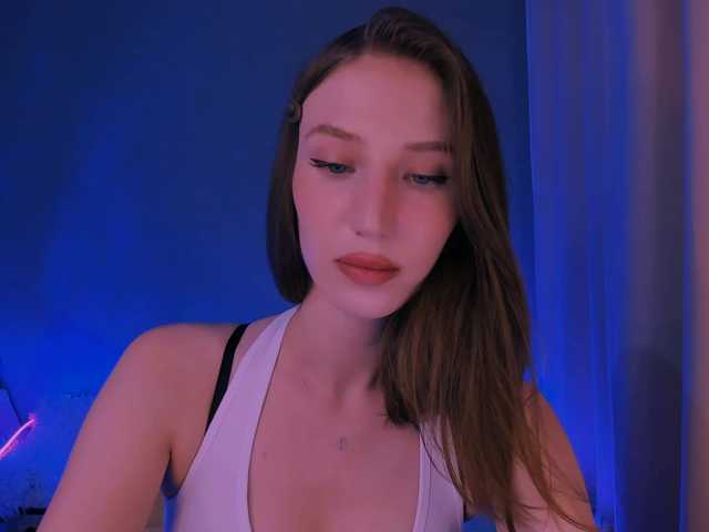 ellaamber online show from August 5, 8:51 pm