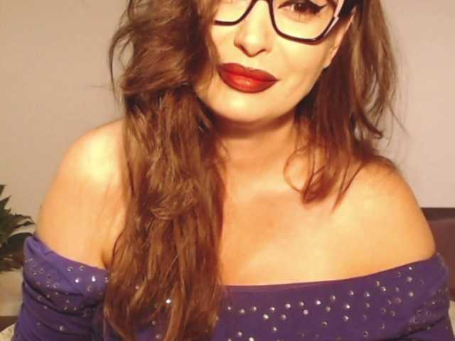 Ellaine online show from August 11, 8:16 am