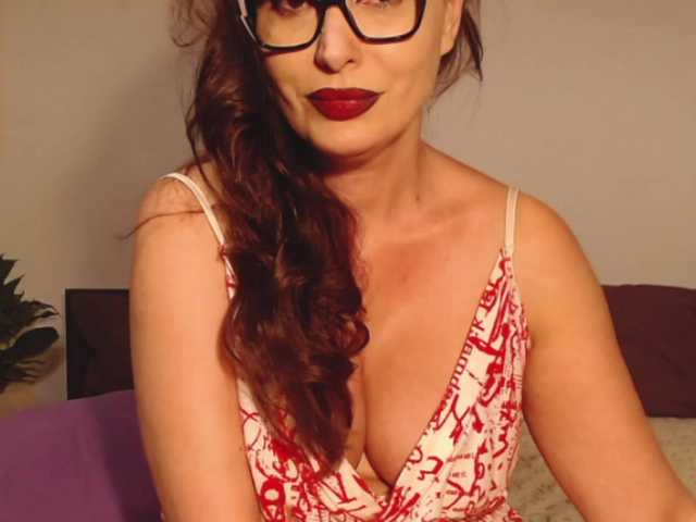 Ellaine online show from August 18, 2:56 pm
