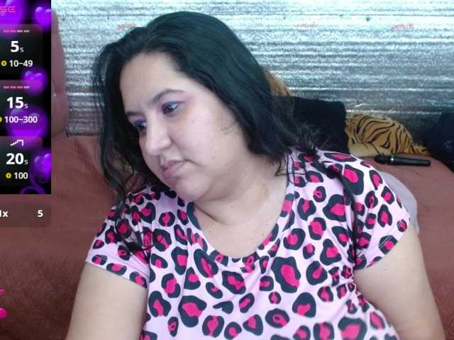 emilynessa online show from June 18, 8:42 pm