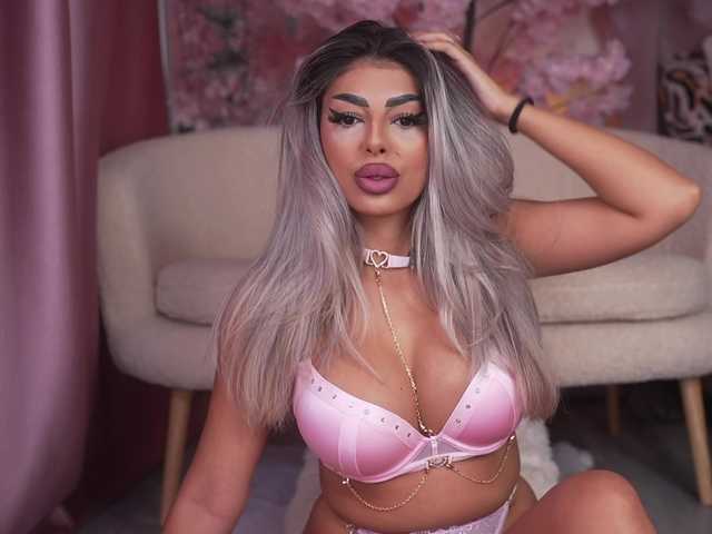 emmagoddess online show from July 25, 9:30 pm