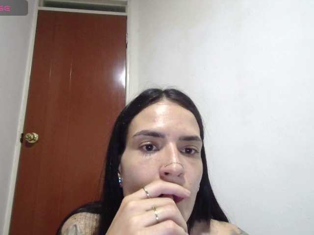 EmmaHerby1 online show from July 25, 11:31 pm