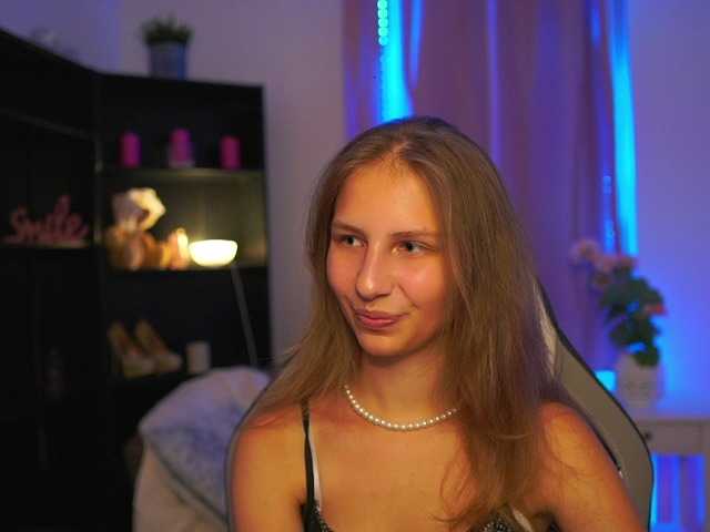 emmiemurray online show from August 1, 8:37 pm