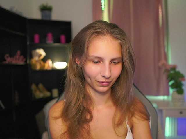 emmiemurray online show from August 3, 8:38 pm