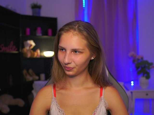 emmiemurray online show from August 6, 6:29 pm