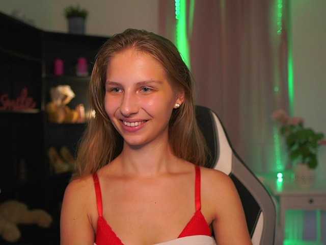 emmiemurray online show from August 6, 7:35 pm