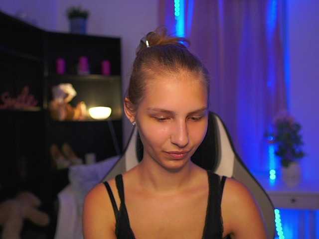 emmiemurray online show from August 10, 1:12 pm