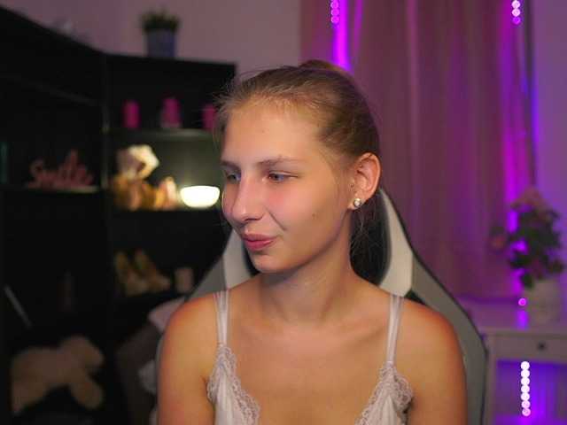 emmiemurray online show from August 15, 6:23 pm