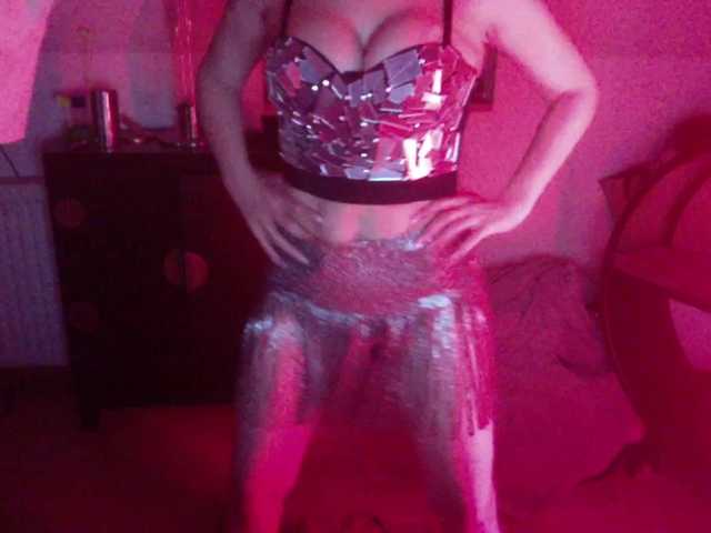 erikaboom66 online show from March 31, 11:02 pm