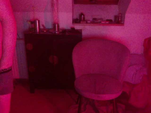 erikaboom66 online show from May 7, 12:23 am