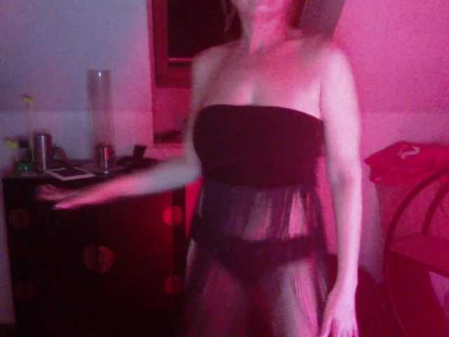erikaboom66 online show from July 3, 11:40 pm