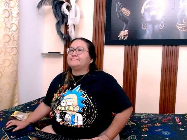 evaleribigtits18 online show from August 7, 1:27 am