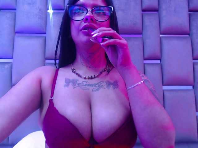 evelingjoyy online show from August 12, 10:45 pm
