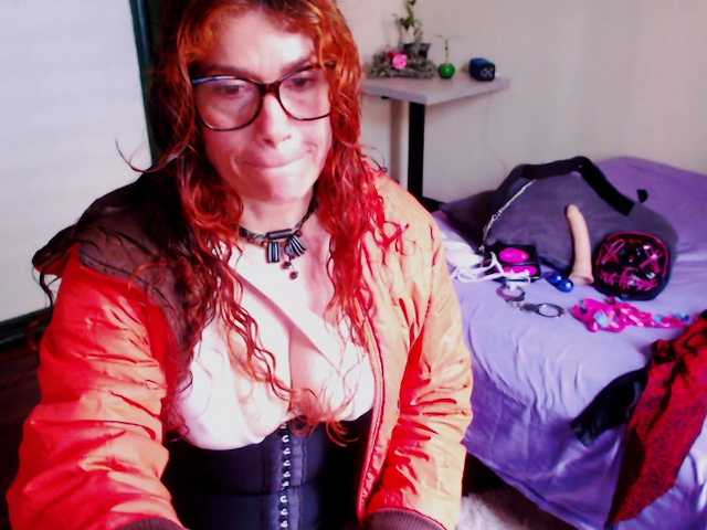 fenixcolette online show from August 2, 9:00 pm
