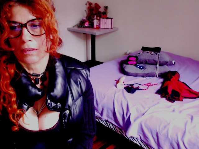 fenixcolette online show from August 8, 4:29 pm