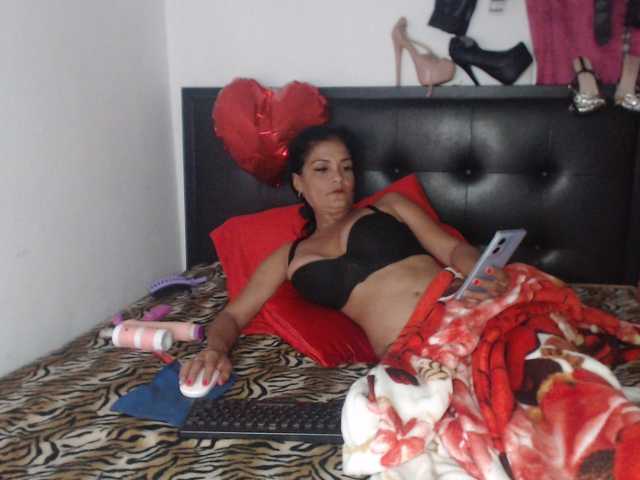 flacapaola11 online show from July 28, 10:21 am