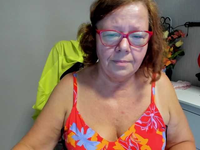 flirty-adele online show from August 3, 8:21 am