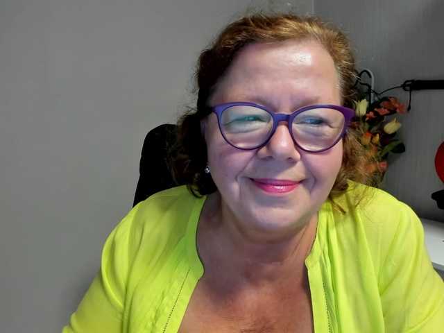 flirty-adele online show from August 5, 4:43 am