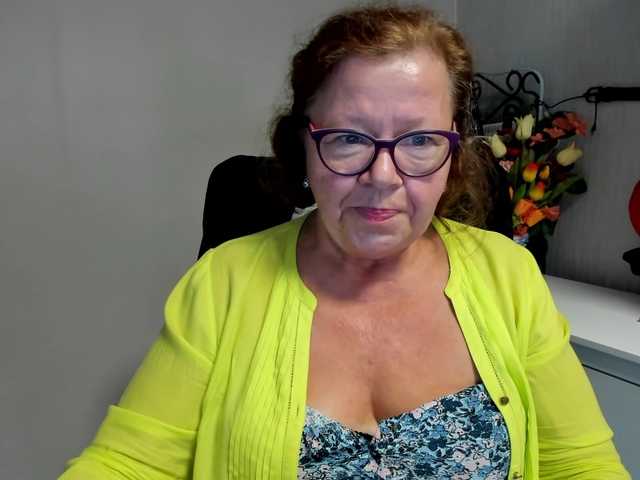 flirty-adele online show from August 5, 6:55 am