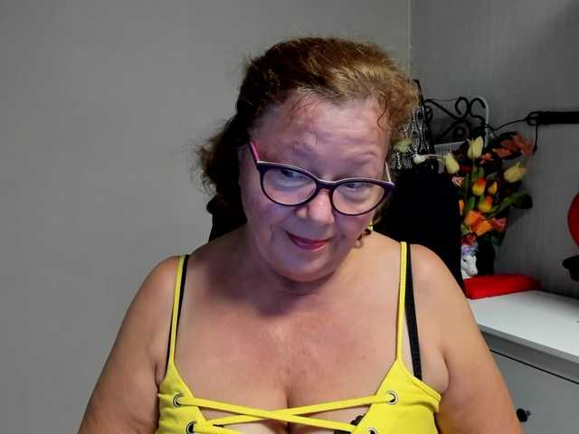 flirty-adele online show from August 7, 3:17 am