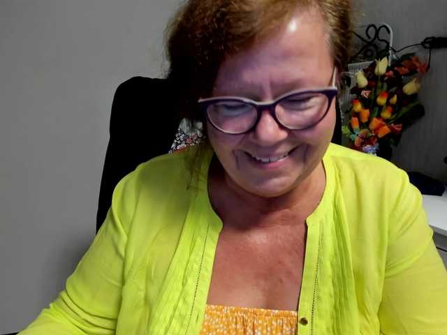 flirty-adele online show from August 10, 8:05 am